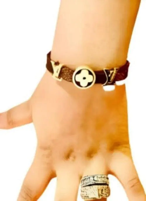 Women's Fashion Bracelet - Design Item